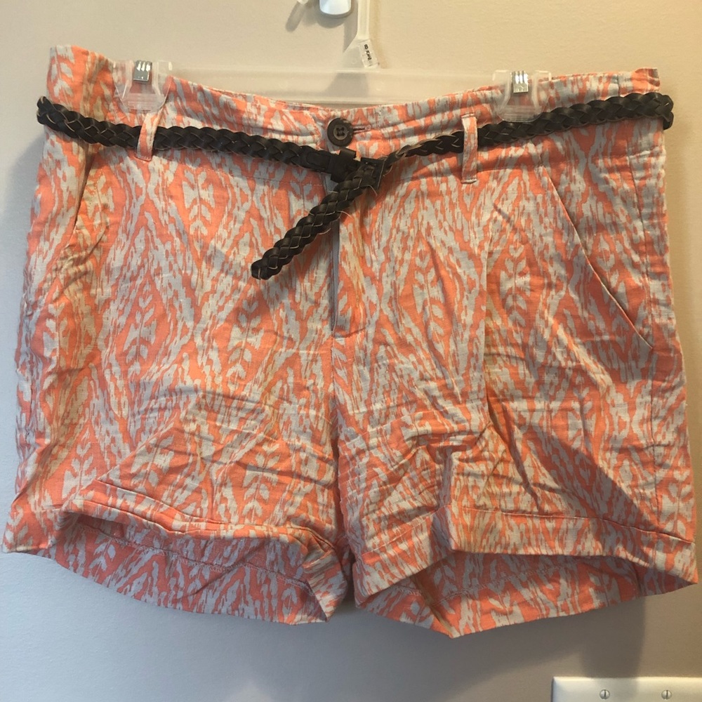 Printed shorts with belt